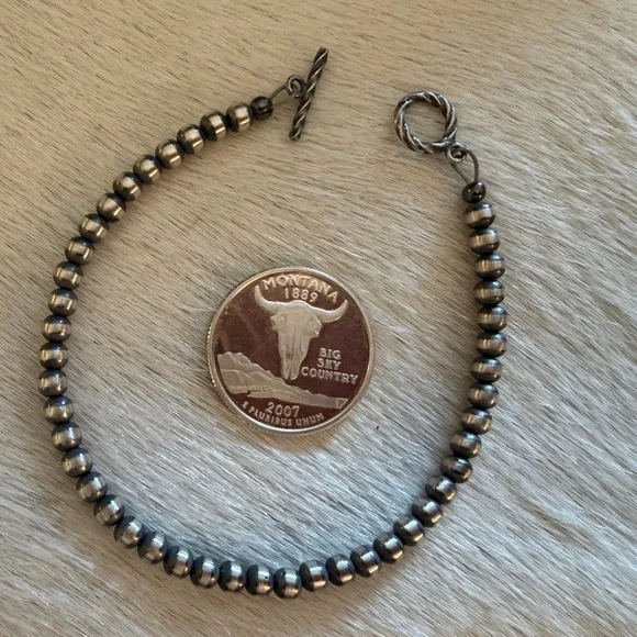 ❤️ 4mm 7.5” Native American Navajo Desert Pearl Sterling Bracelet Toggle Clasp - Picture 8 of 8